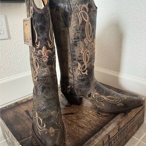 Yadira Western Boots – Embroidered Musical Notes – New in Box – Made in Mexico